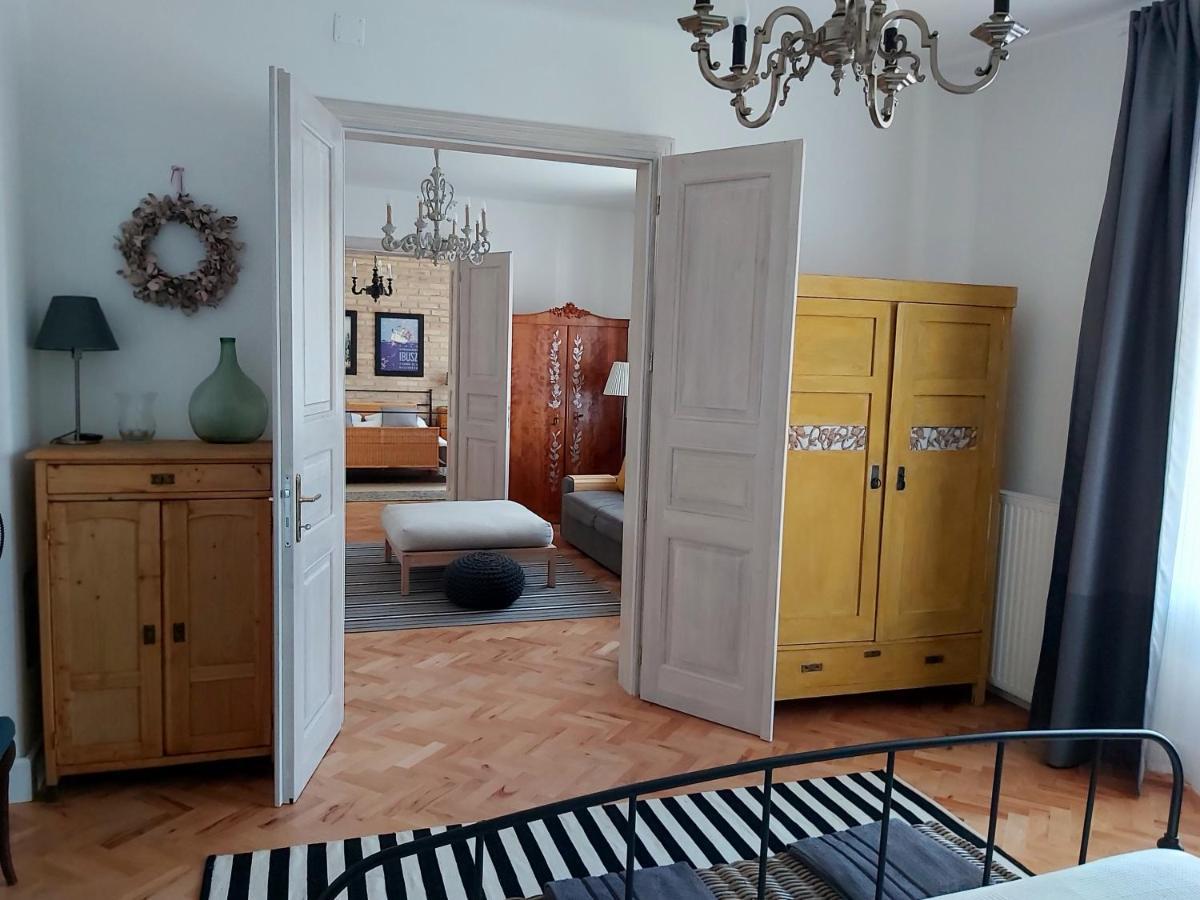 Belvarosi Kerteshaz Keszthely Extérieur photo